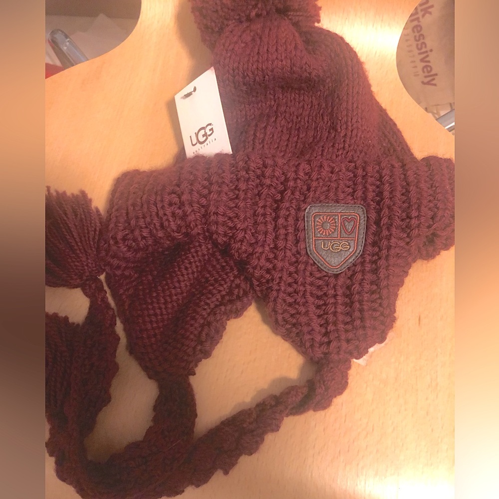 NEW UGG Fluffy Knit Hat
